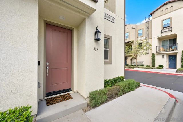 429 Lake Shore Way, Santee, CA 92071