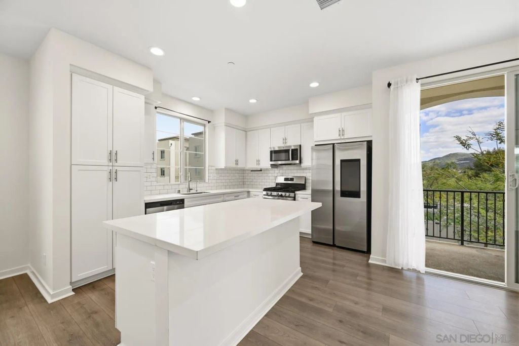 429 Lake Shore Way, Santee, CA 92071