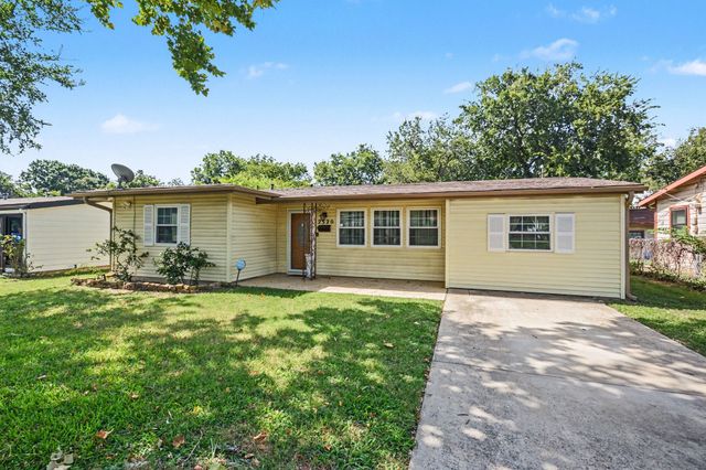 2520 Collingwood Drive, Farmers Branch, TX 75234