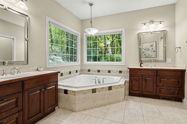 9428 Marshwood Drive, Richland, MI 49083