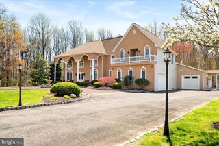 360 GORDON RD, Robbinsville, NJ 08691