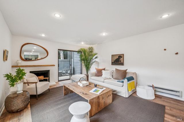 31 W Harbor Dr, Sausalito, CA 94965