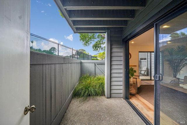 31 W Harbor Dr, Sausalito, CA 94965