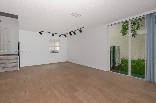 850 NW 98th Ave, Plantation, FL 33324