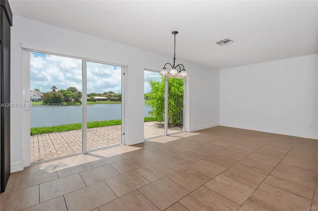 850 NW 98th Ave, Plantation, FL 33324