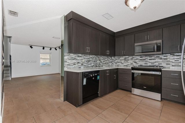 850 NW 98th Ave, Plantation, FL 33324