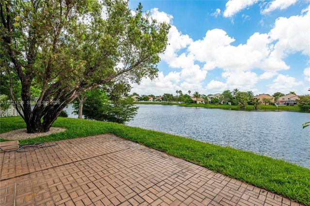 850 NW 98th Ave, Plantation, FL 33324