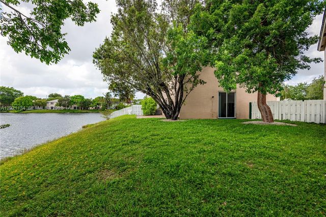 850 NW 98th Ave, Plantation, FL 33324