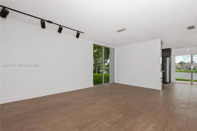 850 NW 98th Ave, Plantation, FL 33324