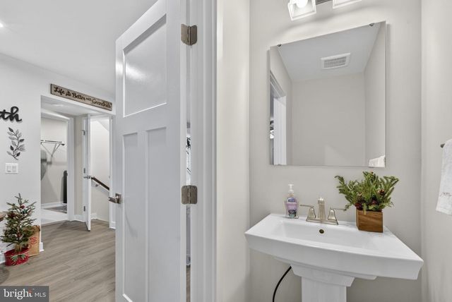 103 BIBURY ST, Martinsburg, WV 25405