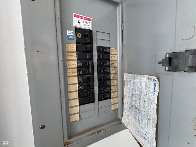 2911 14th Street, Columbus, IN 47201