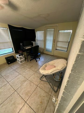 8208 Kenosha Avenue, Lubbock, TX 79423