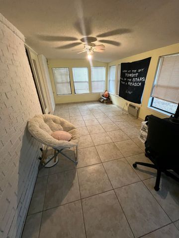 8208 Kenosha Avenue, Lubbock, TX 79423