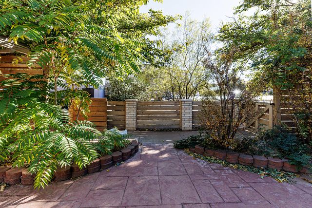 8208 Kenosha Avenue, Lubbock, TX 79423