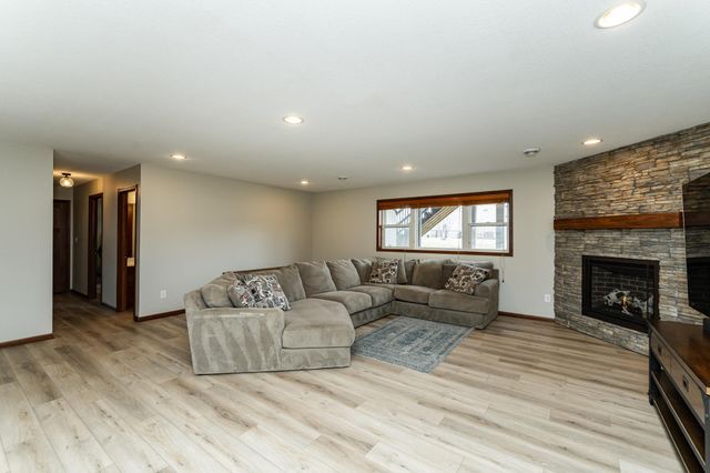 2679 Flagstone Lane NW, Rochester, MN 55901