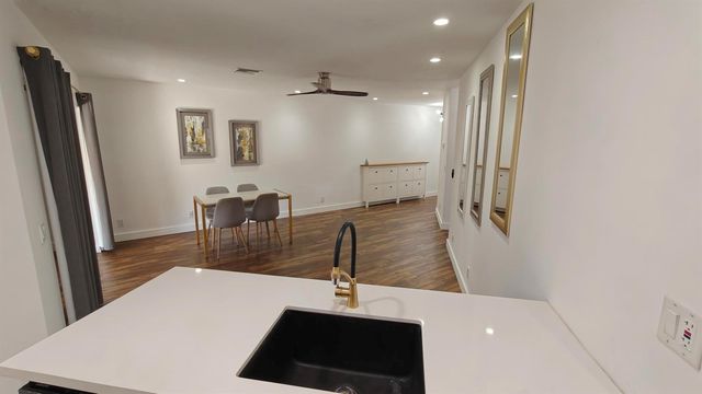 385 NW 36th Avenue, Deerfield Beach, FL 33442