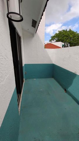 385 NW 36th Avenue, Deerfield Beach, FL 33442