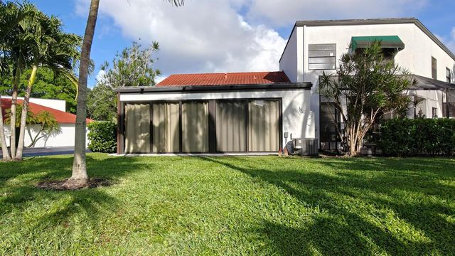 385 NW 36th Avenue, Deerfield Beach, FL 33442
