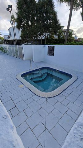 385 NW 36th Avenue, Deerfield Beach, FL 33442