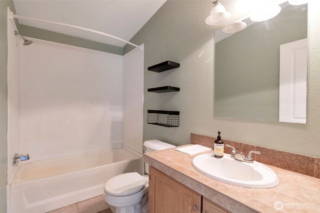 19515 95th Avenue NE, Arlington, WA 98223