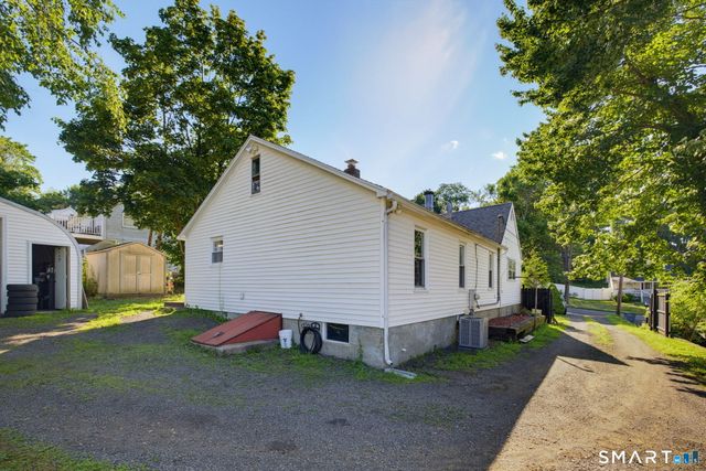 31 Ann Street, East Haven, CT 06512