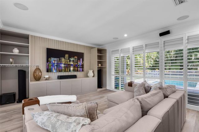 647 S Zamora Ave, Coral Gables, FL 33134