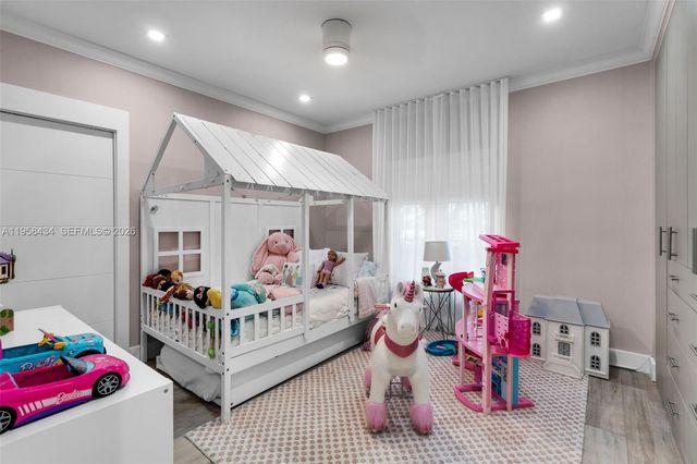 647 S Zamora Ave, Coral Gables, FL 33134