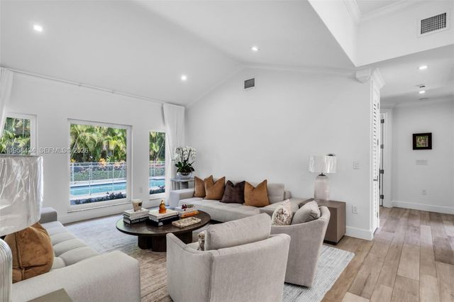 647 S Zamora Ave, Coral Gables, FL 33134