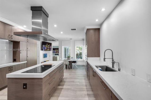 647 S Zamora Ave, Coral Gables, FL 33134