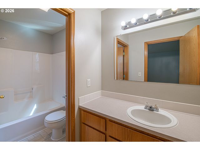5518 Se 130TH Ave, Portland, OR 97236