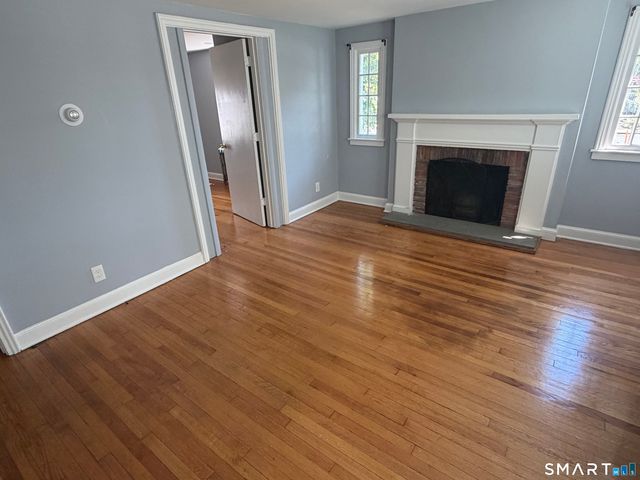 2 Barber Street, Windsor, CT 06095