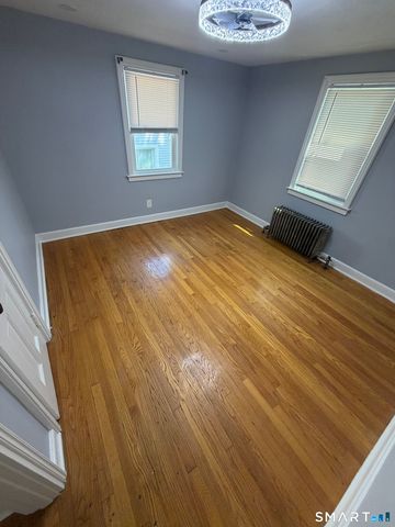 2 Barber Street, Windsor, CT 06095
