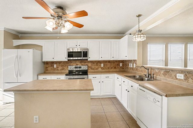 8840 Staghorn, Converse, TX 78109