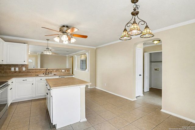 8840 Staghorn, Converse, TX 78109