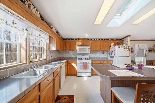 909 Savannah River Drive, Adrian City, MI 49221