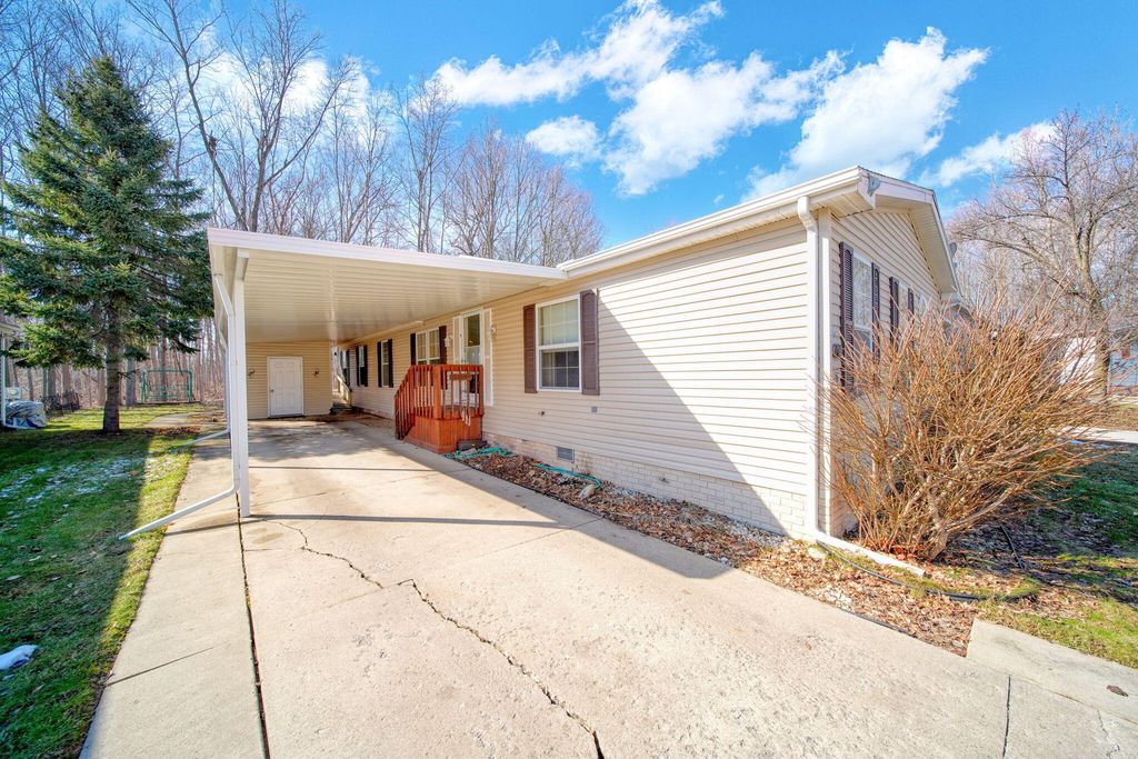 909 Savannah River Drive, Adrian City, MI 49221