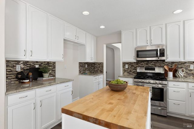 1620 Hickam Cir, Suisun City, CA 94585