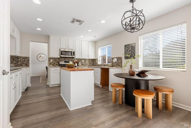 1620 Hickam Cir, Suisun City, CA 94585