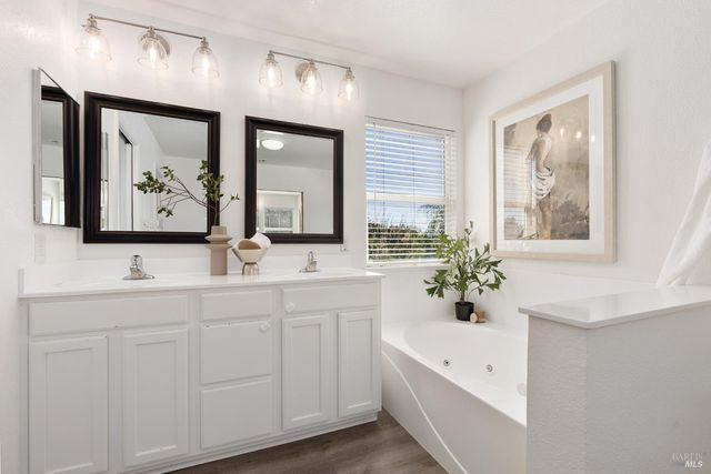 1620 Hickam Cir, Suisun City, CA 94585