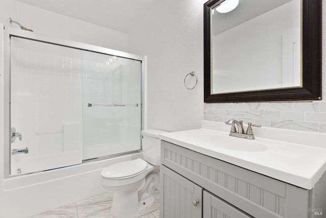 1620 Hickam Cir, Suisun City, CA 94585