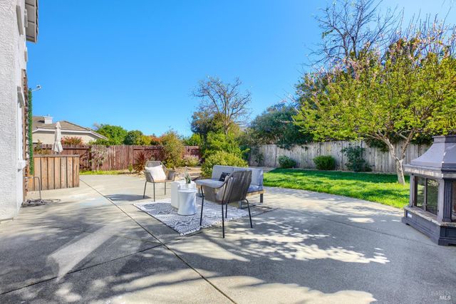 1620 Hickam Cir, Suisun City, CA 94585