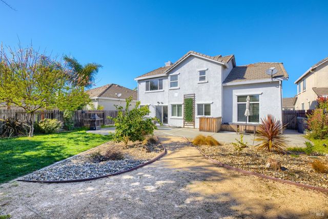 1620 Hickam Cir, Suisun City, CA 94585