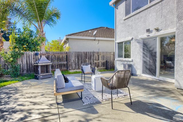 1620 Hickam Cir, Suisun City, CA 94585