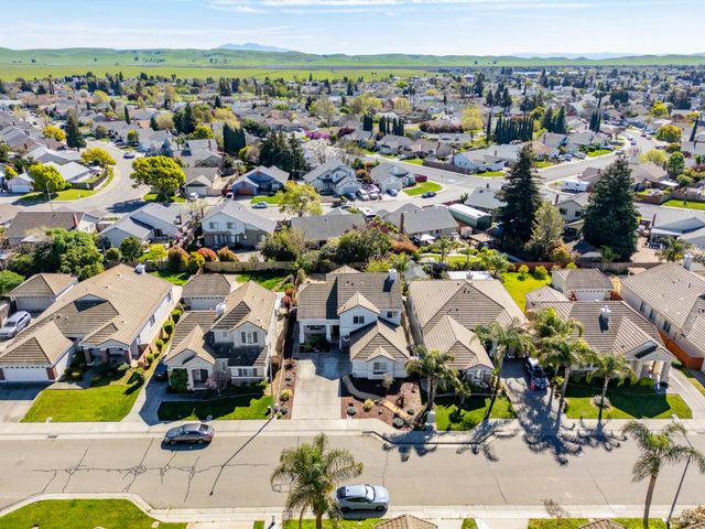 1620 Hickam Cir, Suisun City, CA 94585