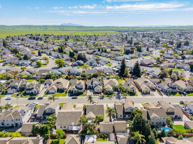 1620 Hickam Cir, Suisun City, CA 94585