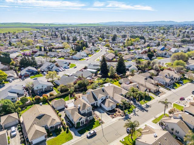 1620 Hickam Cir, Suisun City, CA 94585