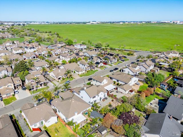 1620 Hickam Cir, Suisun City, CA 94585