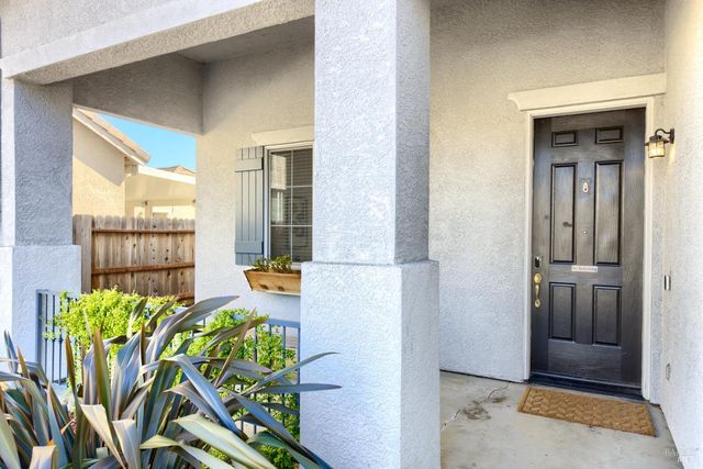 1620 Hickam Cir, Suisun City, CA 94585