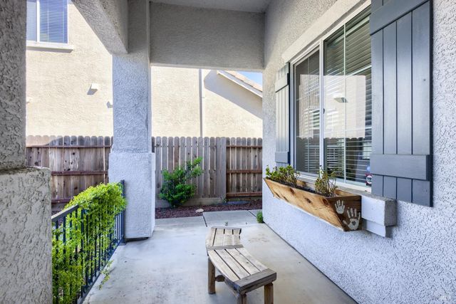 1620 Hickam Cir, Suisun City, CA 94585