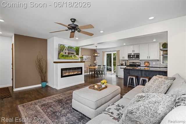 2275 Richwood Road, Auburn Hills, MI 48326